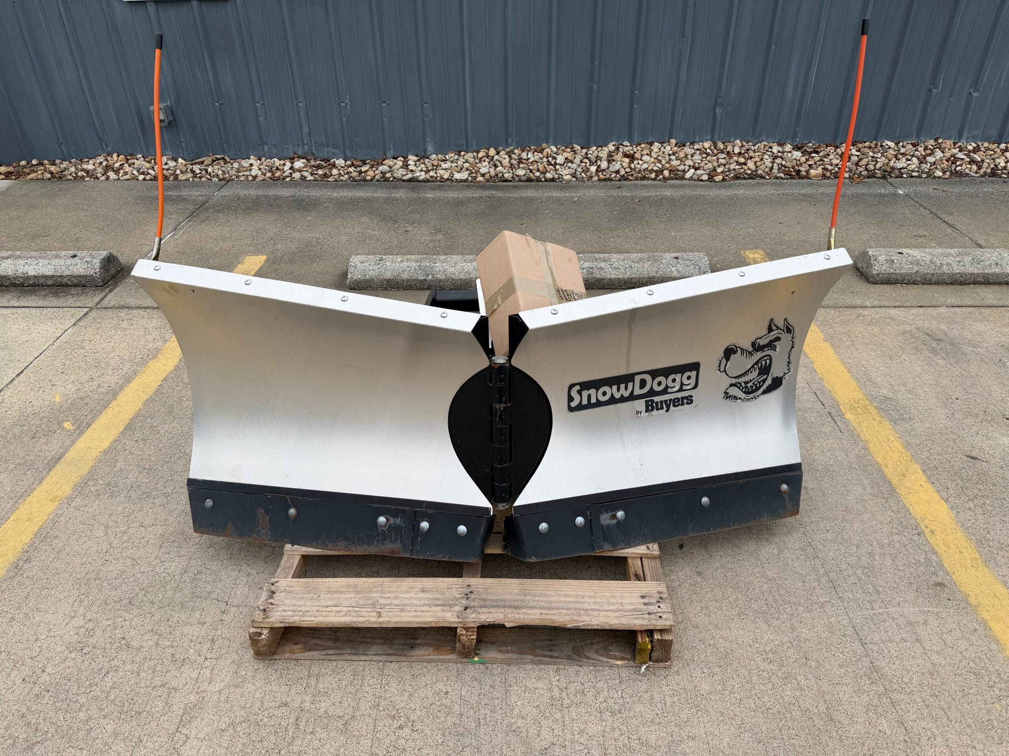 Buyers SnowDogg VUT65 UTV 72″ V-Blade Snow Plow